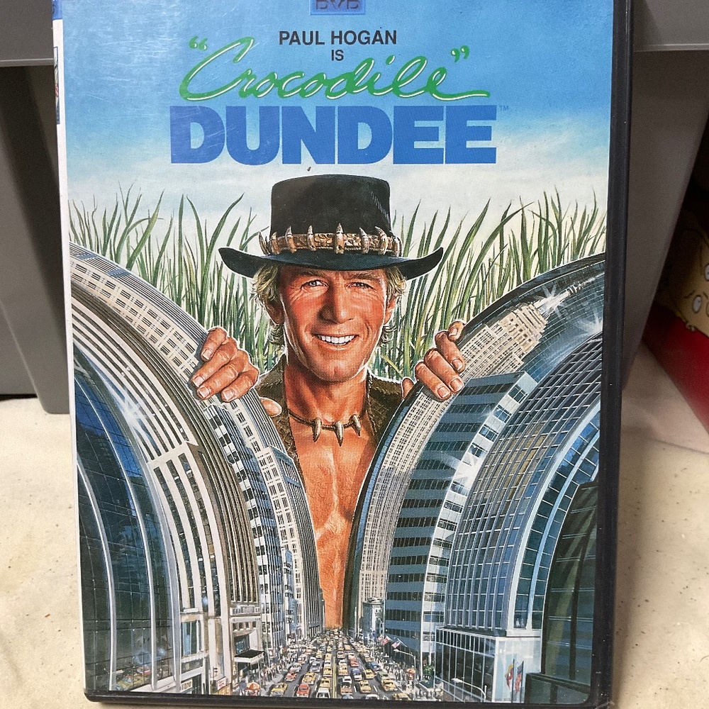DVD - Crocodile Dundee.  V165